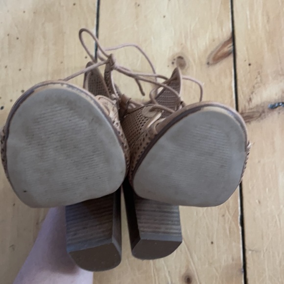 Aldo - Picture 6 of 7